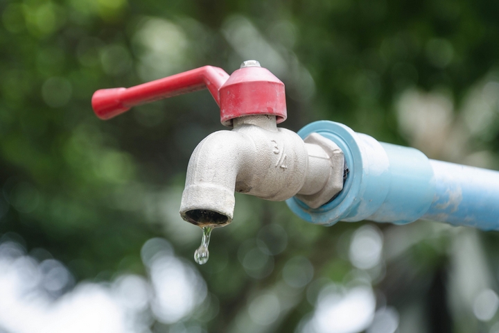 How to Repair a Leaking Outdoor Faucet