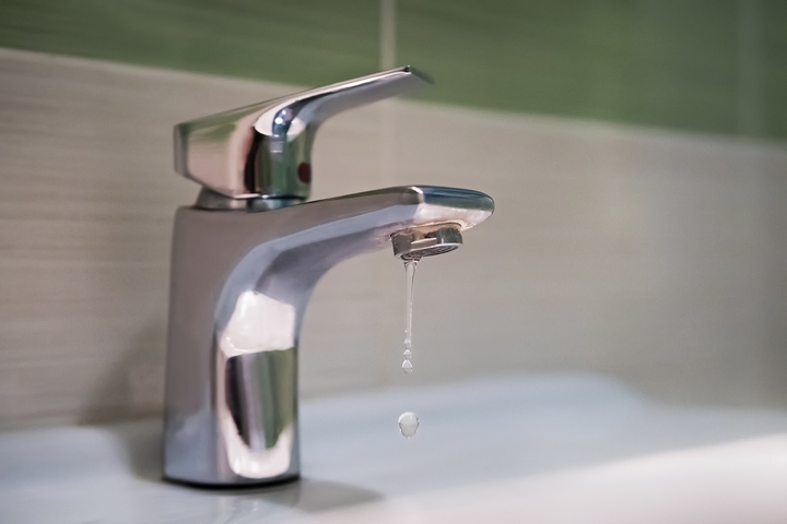 How to Fix a Dripping Faucet in 8 Steps