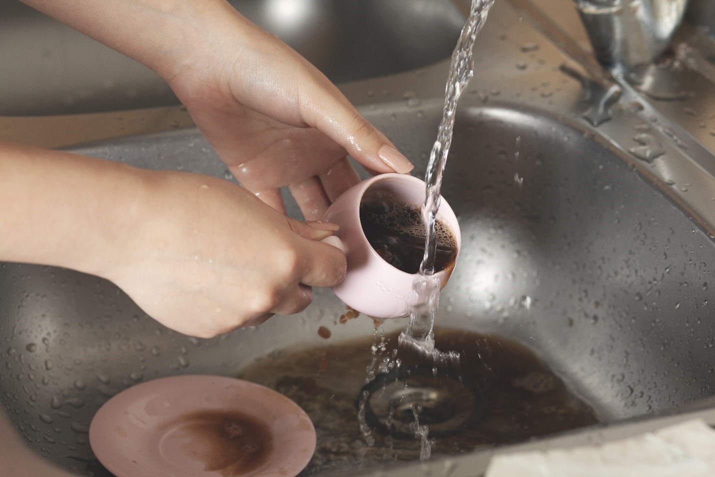 5 Everyday Items that Should Never Go Down the Drain