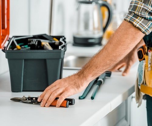 5 Plumbing Tools Every Homeowner Needs