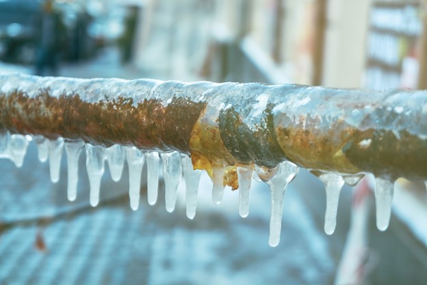 How to Prevent Frozen Pipes in Winter for Canadian Homes